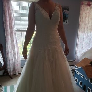 Wedding gown